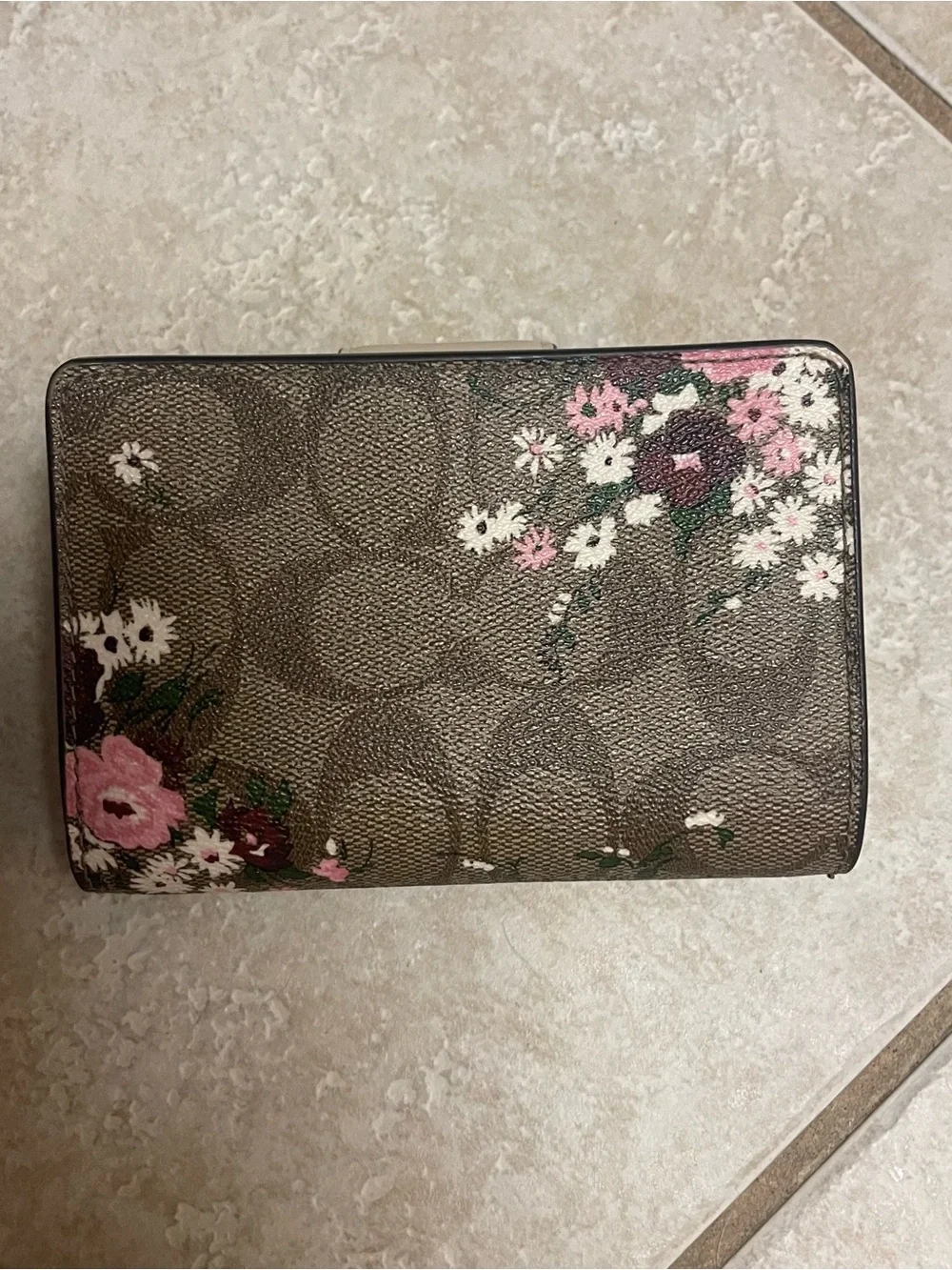 Coach Medium Corner Zip Wallet in Signature Evergreen Floral C3773